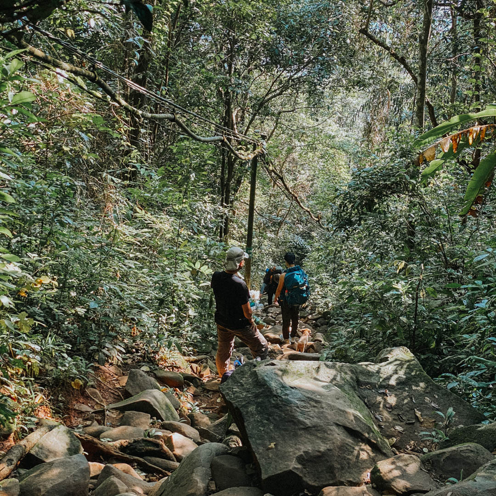 N&uacute;i B&agrave; Đen sở hữu nhiều tuyến đường trekking đẹp